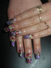 Качественное наращивание ногтей  дизайн =550 рублей.