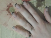 Услуги по наращивание ногтей и маникюру