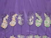 Свадебные бокалы,  свечи,  шампанское