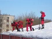 Очистка крыш от снега